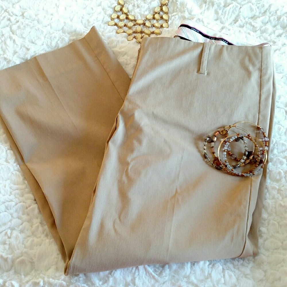 Express Drew Fit Khaki Capris